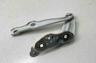 SKODA Octavia 3 generation (2013-2020) Front Right Bonnet Hinge 5E0823302 32685557