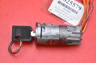 RENAULT Megane 1 generation (1995-2003) Замок зажигания 33020560