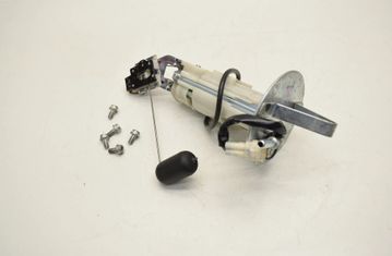 SUZUKI GSX-R Топливный насос 15100-14J00 32800462