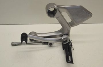 YAMAHA MT Front left side footrest peg hanger 32872356