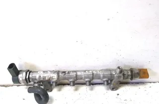 AUDI Q5 8R (2008-2017) Топливная рейка 03L130089Q 33710076