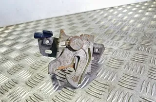 VOLVO V50 1 generation (2003-2012) Замок капота 30716530 33719634
