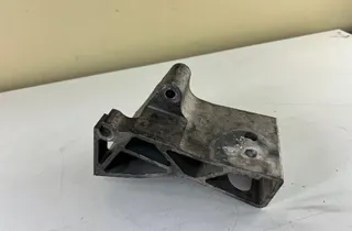 VOLVO XC90 1 generation (2002-2014) Left Side Engine Bracket 35809972