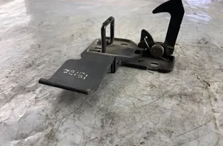 SEAT Ibiza 3 generation (2002-2008) Крюк капотa 6L0823480,6L0823480C 35802101