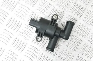 AUDI A8 D4/4H (2010-2018) Heating radiator valve 4H0121670 34354877