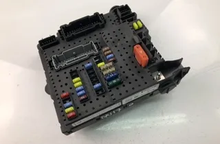 VOLVO V70 3 generation (2007-2020) Fuse Box 8688264 17670407
