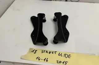 HARLEY-DAVIDSON MC STREET GLIDE Luggage pad rack mounting bracket 32851511