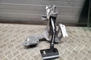 AUDI A5 F5 (2016-2024) Brake pedal holder 8W1723117 33422680