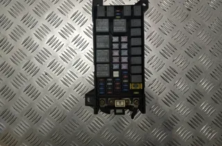 KIA Carnival UP/GQ (1999-2006) Блок предохранителей L03H 11584671