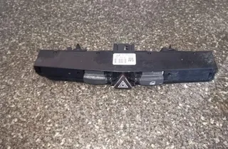 OPEL Astra H (2004-2014) кнопка опасности 13100105 33861085