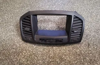 OPEL Insignia A (2008-2016) Вентиляционные отверстия центральной консоли 33875603