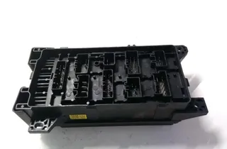 KIA Carnival UP/GQ (1999-2006) Блок предохранителей 0K53H,L03H 28396904