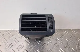 VOLKSWAGEN Passat B5 (1996-2005) Вентиляционные отверстия в приборной панели 3B0819704D 31251719