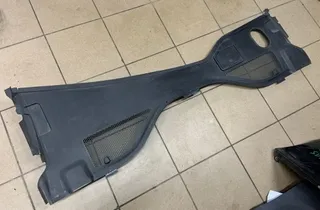 AUDI A6 C6/4F (2004-2011) Пластмасса передняя стеклоочистителей 4G8819447 33769829