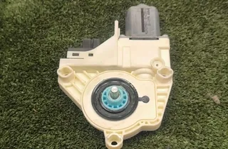 AUDI A4 B8/8K (2011-2016) Rear Right Door Window Control Motor 1101965577100,8K0959812 34246951