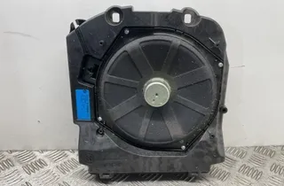 BMW 5 Series F10/F11 (2009-2017) Низкочастотный динамик с правой стороны 65139169686,9169686 24699224