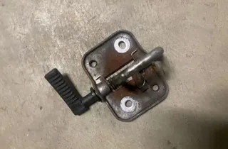 SEAT Leon 3 generation (2012-2020) Крюк капотa 5F0823186 35574216
