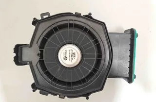 BMW X4 G02 (2018-2024) Низкочастотный динамик с правой стороны 6811918 32473016