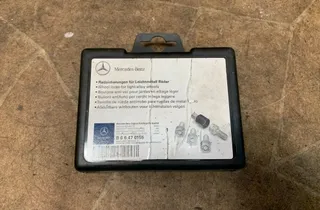 MERCEDES-BENZ C-Class W204/S204/C204 (2004-2015) Locking Wheel Bolt Set B66470155 34503185