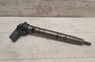 VOLKSWAGEN Passat B6 (2005-2010) Fuel Injector 03L130277 34025542