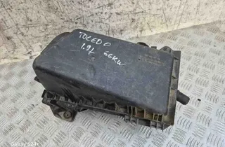 SEAT Toledo 3 generation (2004-2010) Air Filter Box 1J0129607AE 32672495