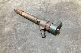 VOLVO XC70 2 generation (2000-2007) Fuel Injector 30777526 33803820