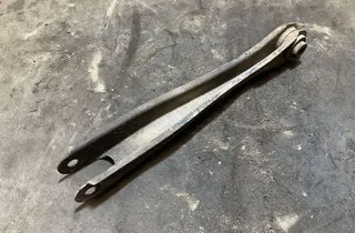 VOLVO XC60 1 generation (2008-2017) Rear Right Arm 33804175