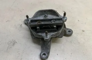 AUDI A8 D2/4D (1994-2002) Gearbox Mount 8K0399151 31419978