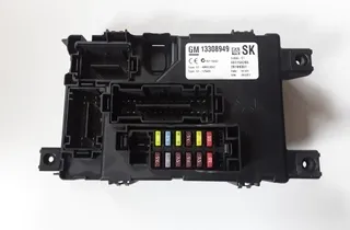 OPEL Corsa D (2006-2020) Блок предохранителей 13308949 34489100
