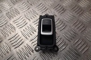 TESLA Model X 1 generation (2015-2024) Кронштейн ручки задней левой двери 103810701C 33155926