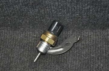 MERCEDES-BENZ C-Class W205/S205/C205 (2014-2023) Датчики топливной магистрали A6510703981 30731213