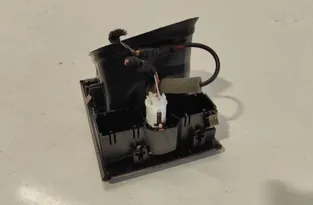 AUDI A6 C5/4B (1997-2004) Задняя воздушная решётка 4B0815743 17130738