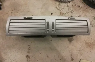 BMW 7 Series E65/E66 (2001-2008) Вентиляционные отверстия центральной консоли 82235990,6943007 34333238