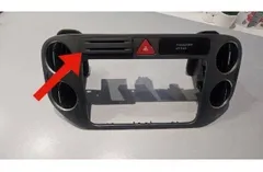 VOLKSWAGEN Tiguan 1 generation (2007-2017) Другие части внутренней панели 5m0858373d 36228644