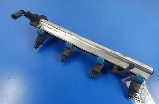 VOLVO V40 1 generation (1996-2004) Топливная рейка 9202694 33720304