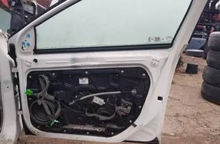 VOLVO V40 Cross Country 1 generation (2012-2020) Front Right Door 33158856