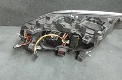 VOLVO V70 2 generation (2000-2008) Front Right Headlight 31214354 33159179