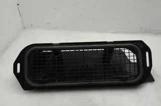 VOLVO XC40 1 generation (2017-2024) Radiator air diverter 31479507 34530551