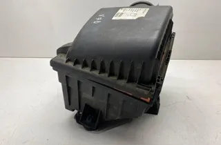 VOLVO V70 2 generation (2000-2008) Air Filter Box 13585,8626061 34342114