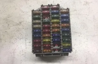 VOLVO V70 2 generation (2000-2008) Fuse Box 9162439 34348599