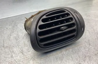 PEUGEOT 206 1 generation (1998-2009) Вентиляционные отверстия в приборной панели 91488,9632184377 34344395