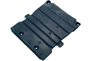 VOLKSWAGEN Golf 8 generation (2019-2023) Задняя средняя нижняя защита 5Q0825230H 30672425