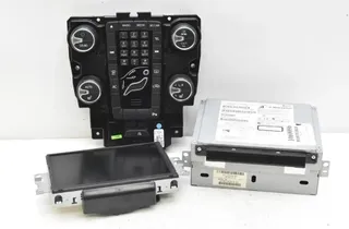 VOLVO V40 2 generation (2012-2020) Music Player With GPS 31357212AA 34528633