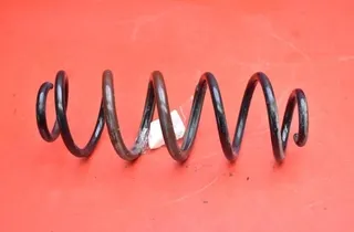 TOYOTA Yaris 4 generation (2020-2023) Пружина передняя левая 32830382