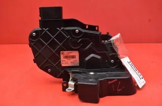 VOLVO V70 2 generation (2000-2008) Rear Left Door Lock 31253279 34485547