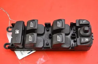 VOLVO V70 2 generation (2000-2008) Front Left Door Window Switch 30773269 34485554