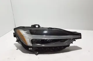 VOLVO XC60 2 generation (2017-2024) Front Right Headlight 32404704 34162357