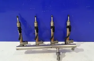 VOLVO S60 2 generation (2010-2020) Комплект Форсунки 31303876,P31303876,31303496,31465786,31478608,31303495,31321008 33021450