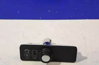 LAND ROVER Range Rover 4 generation (2012-2022) Additional Music Player Connectors 28339197 34275404