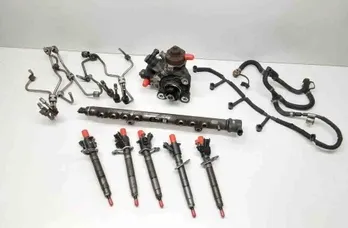 VOLVO V40 Cross Country 1 generation (2012-2020) Fuel Injector Kit 0445215025,31372081,0445010681,30777759,31303238,0445116046 32658159